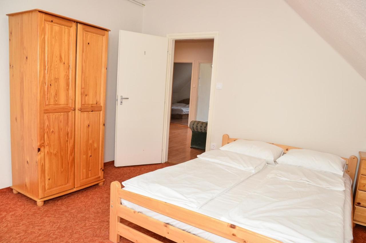 Hajdúszoboszló Gabor Aron Apartman 아파트 호텔 외부 사진