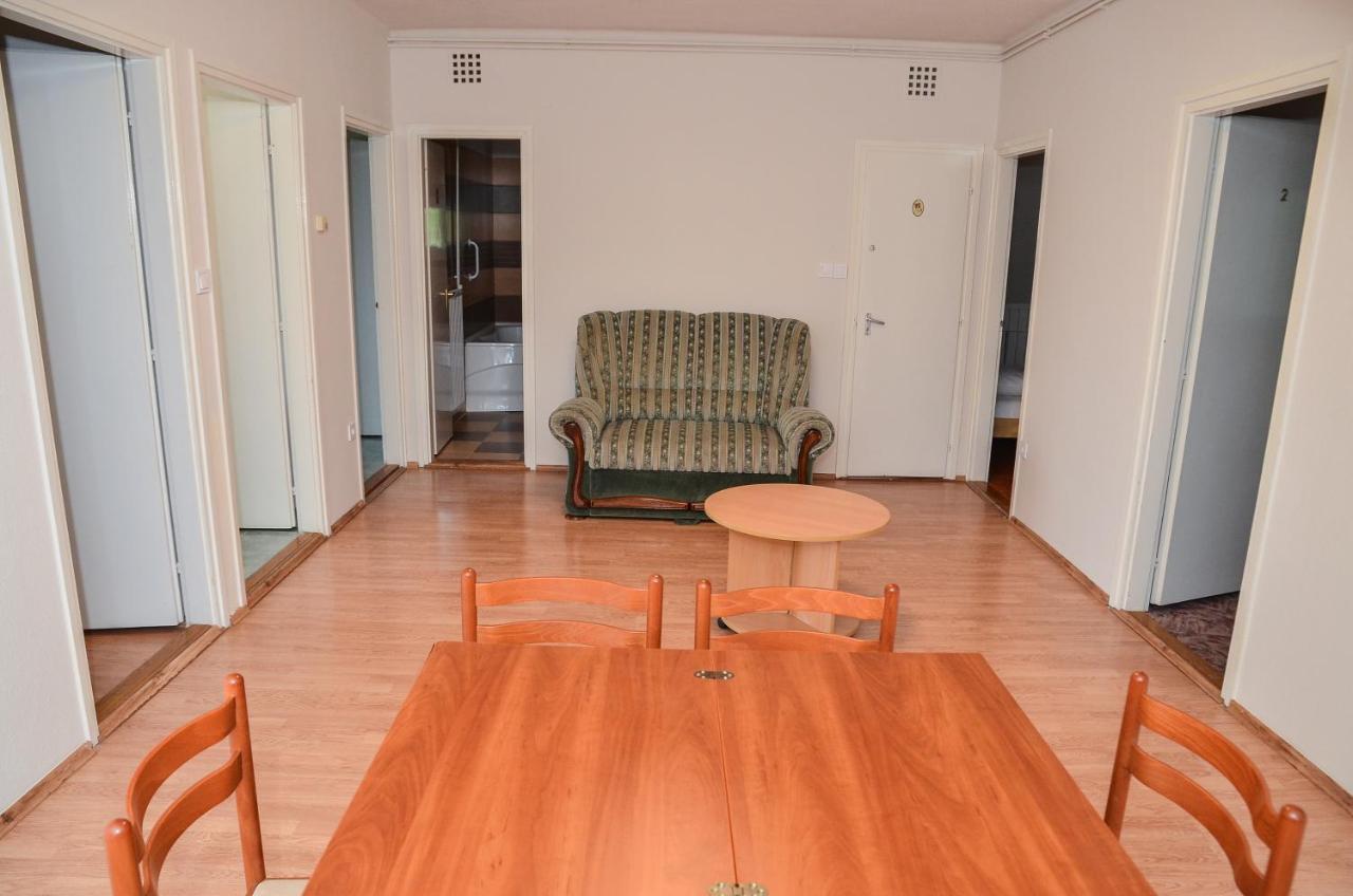 Hajdúszoboszló Gabor Aron Apartman 아파트 호텔 외부 사진