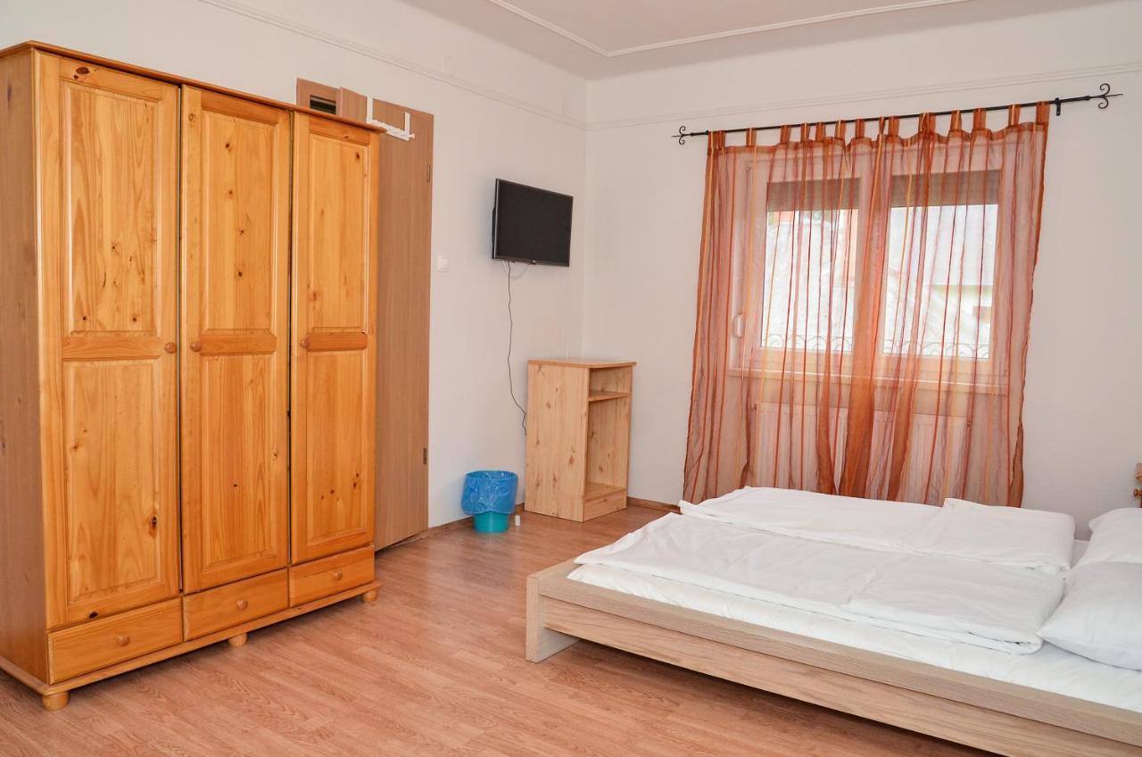 Hajdúszoboszló Gabor Aron Apartman 아파트 호텔 외부 사진