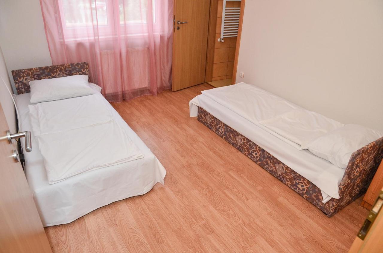Hajdúszoboszló Gabor Aron Apartman 아파트 호텔 외부 사진