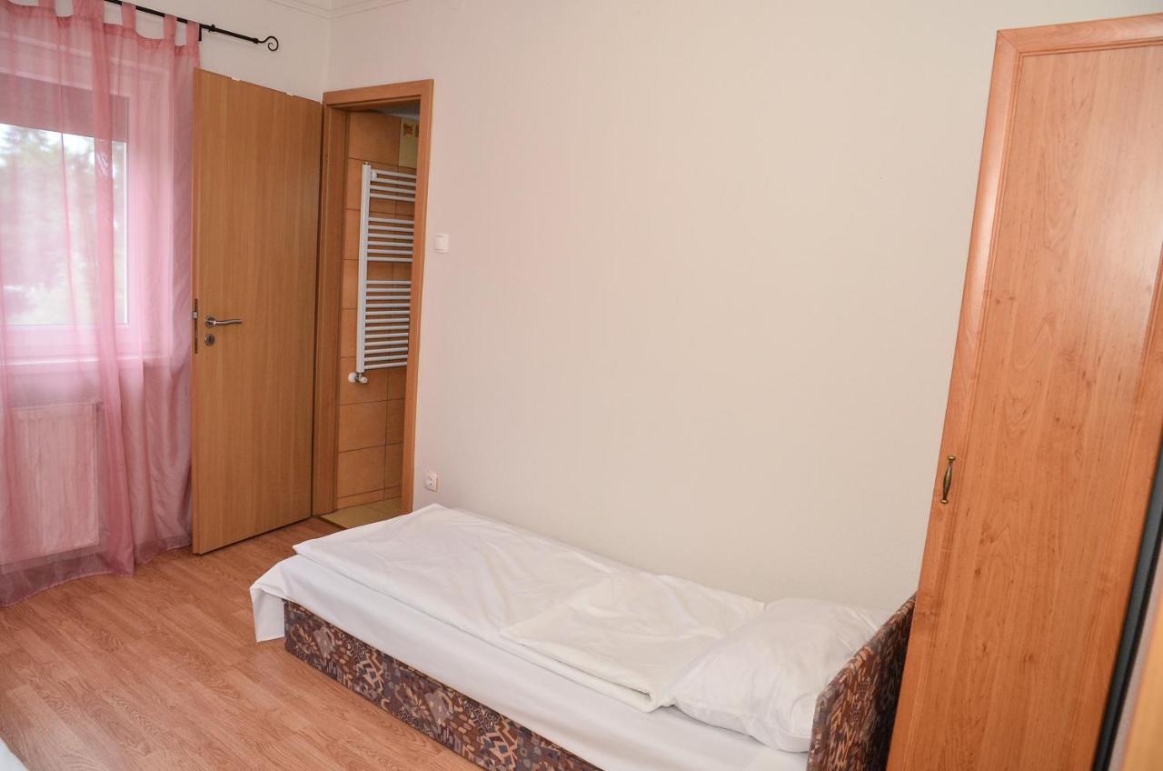 Hajdúszoboszló Gabor Aron Apartman 아파트 호텔 외부 사진